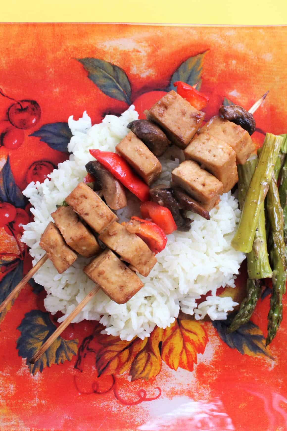 Brochettes de tofu et marinade à l’asiatique
