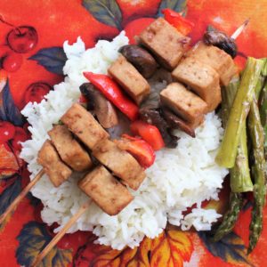 Brochettes de tofu et marinade à l’asiatique