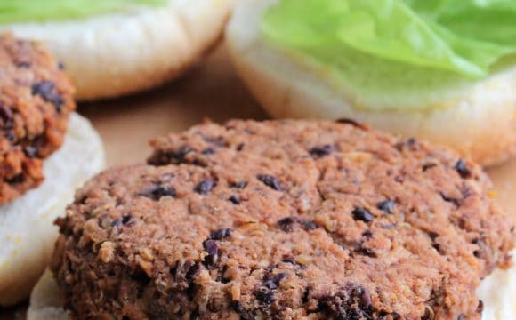 Burgers vegan aux haricots noirs et quinoa